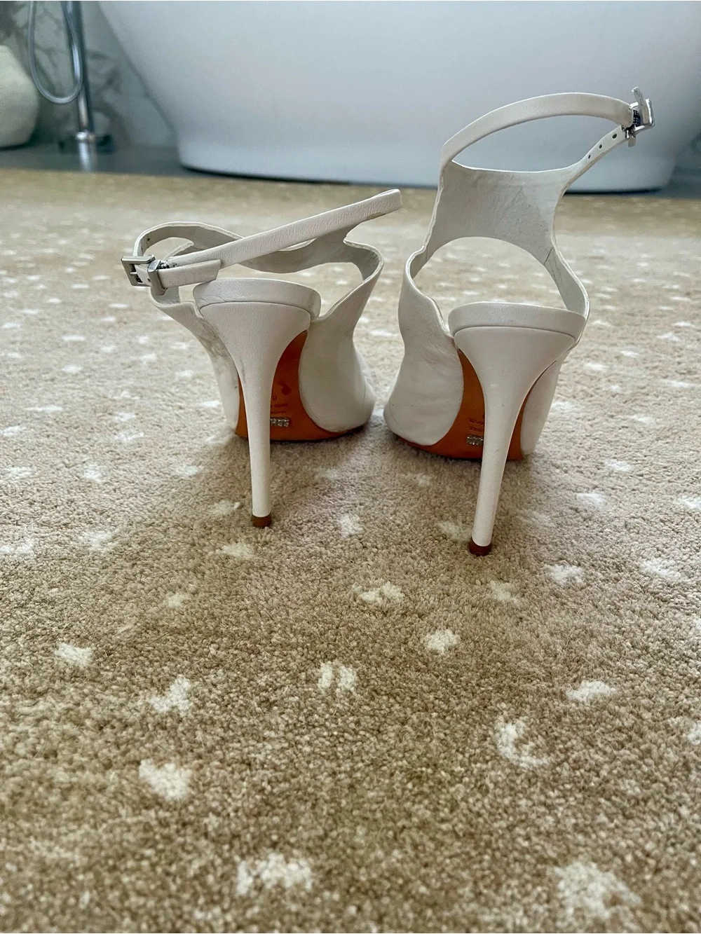 SCHUTZ White Pointed Slingback Stiletto Pumps - Picture 3 of 5